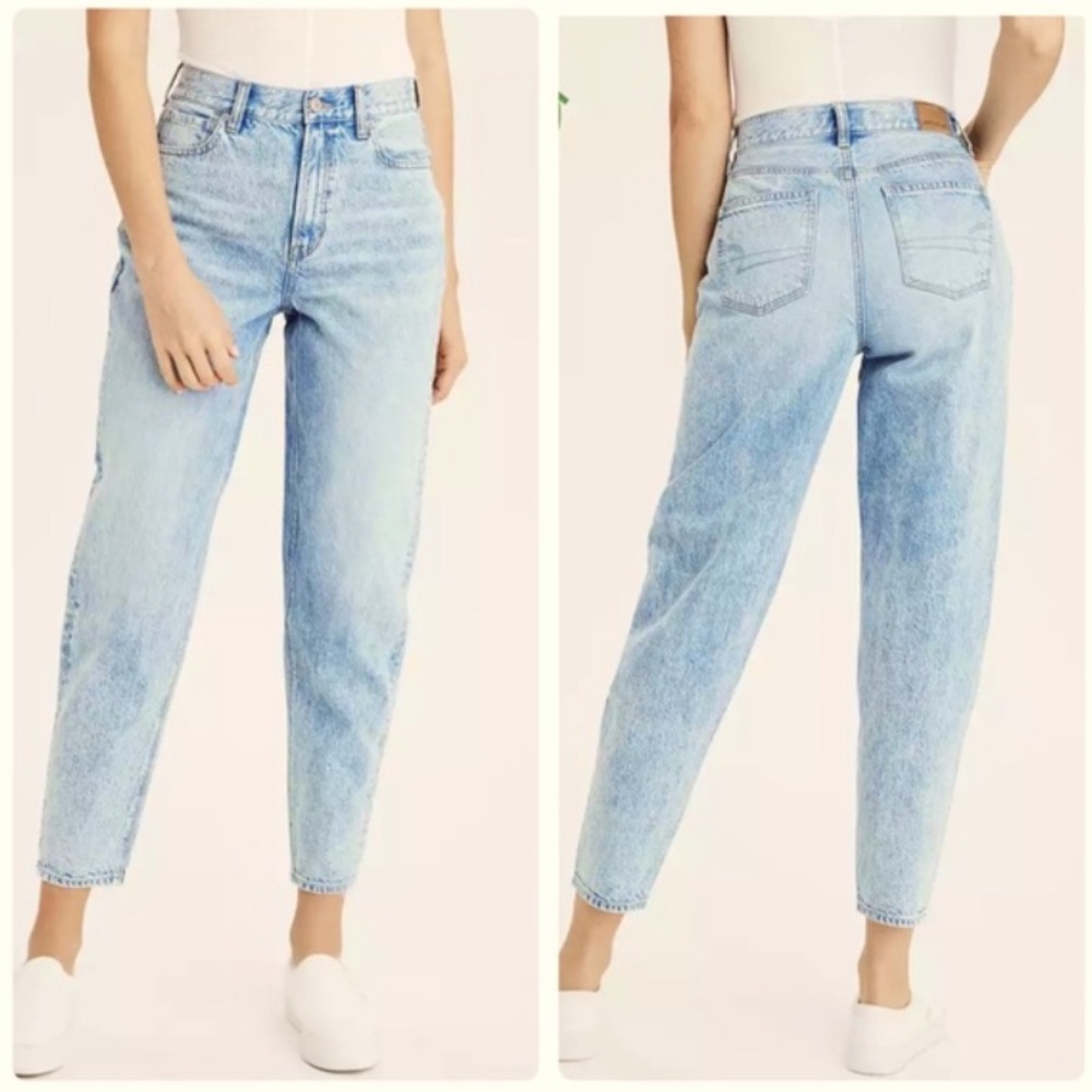 AMERICAN EAGLE Mom Jeans Light Wash High Rise Size 00